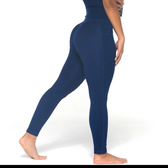 High Waisted Booty Leggings - Picture 5 of 5